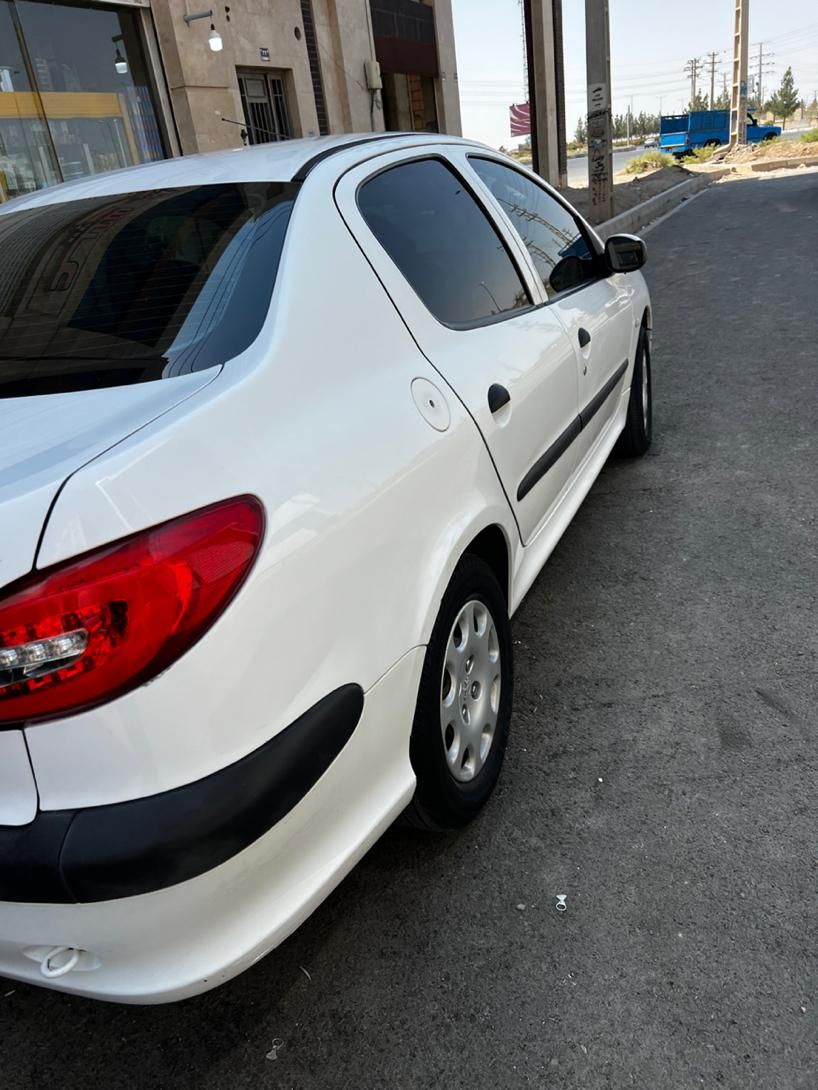 پژو ۲۰۶ صندوق دار v8 - 1394
