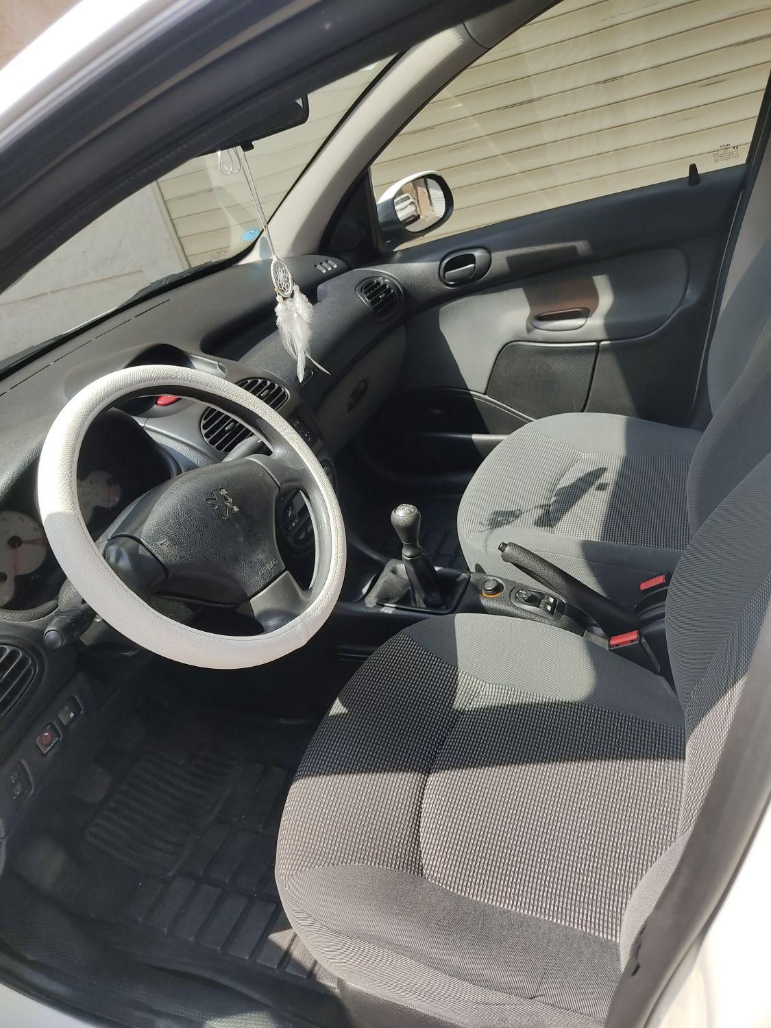 پژو ۲۰۶ صندوق دار v8 - 1397