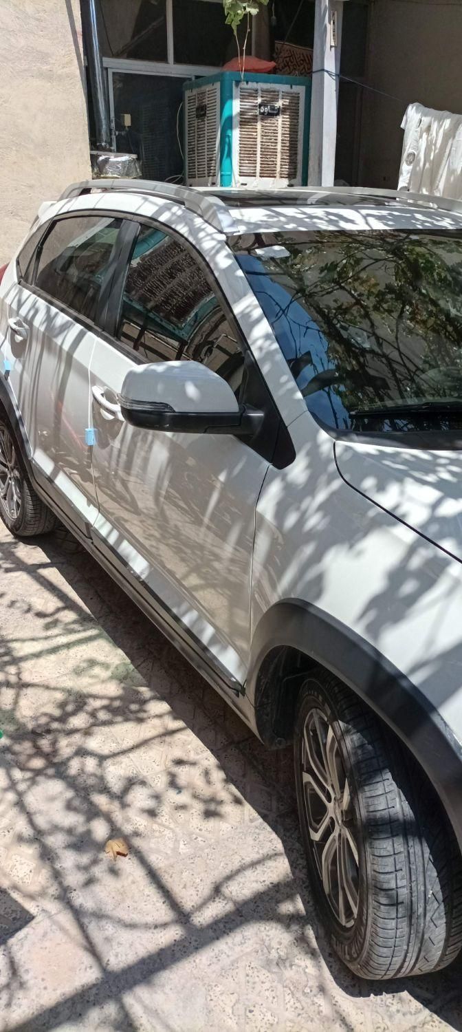 ام وی ام X22 دنده‌ای لاکچری - 1396