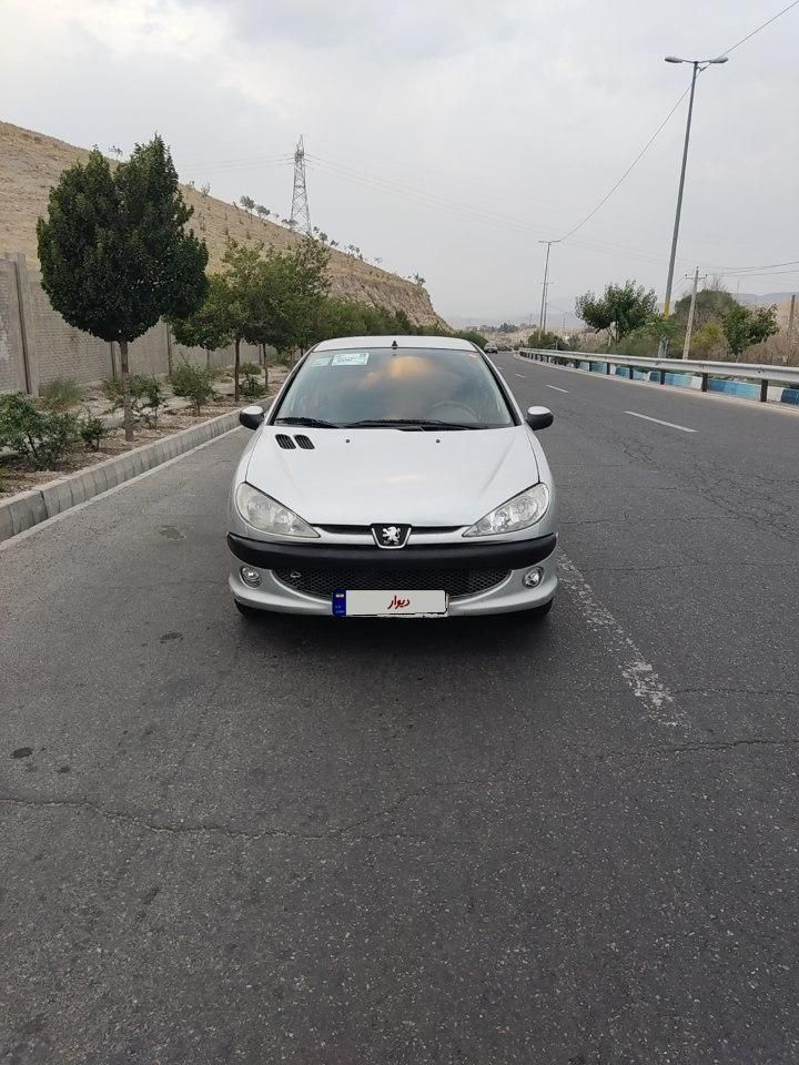پژو ۲۰۶ صندوق دار v8 - 1386