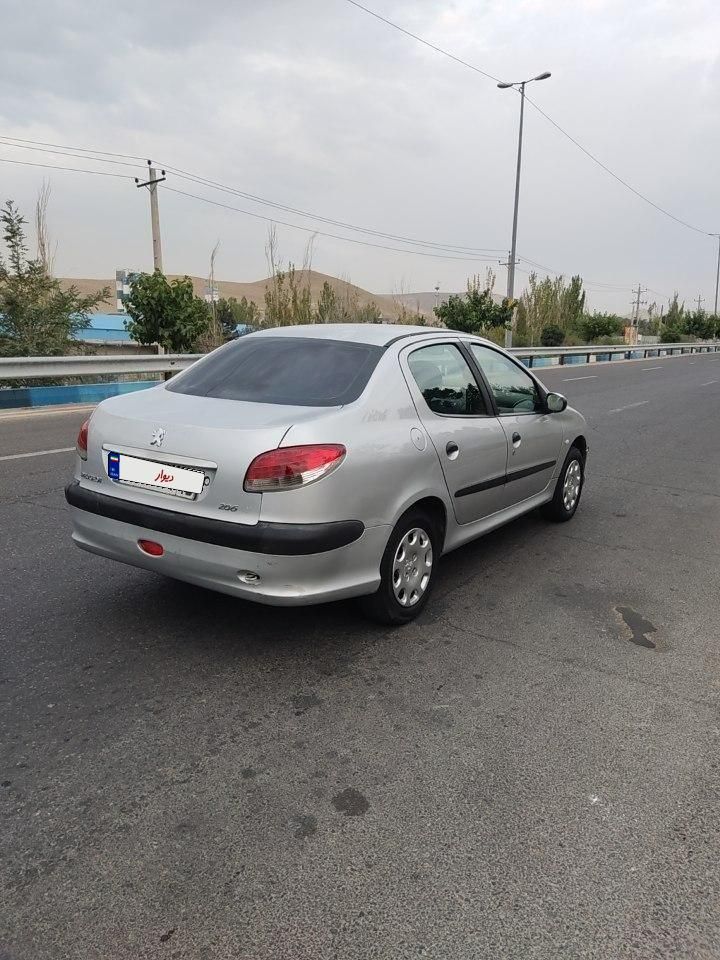 پژو ۲۰۶ صندوق دار v8 - 1386