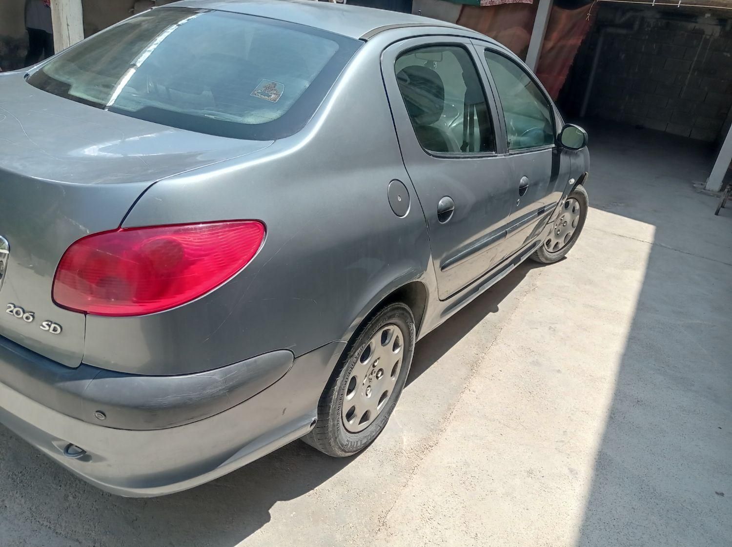 پژو ۲۰۶ صندوق دار v8 - 1390