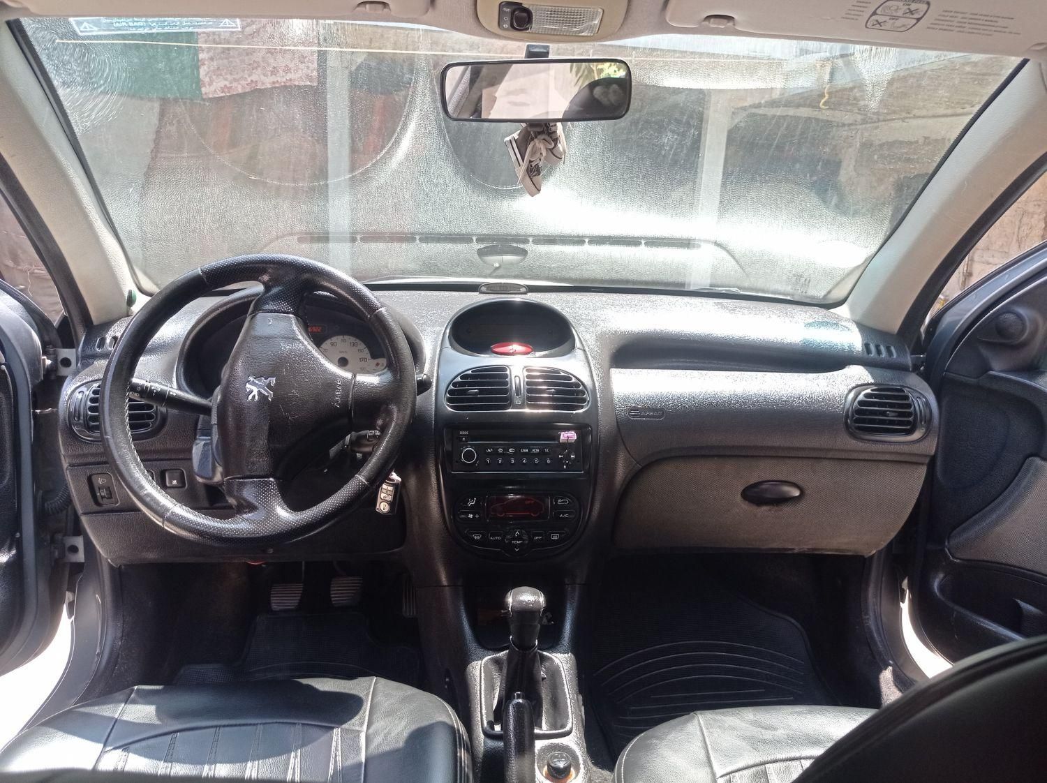 پژو ۲۰۶ صندوق دار v8 - 1390