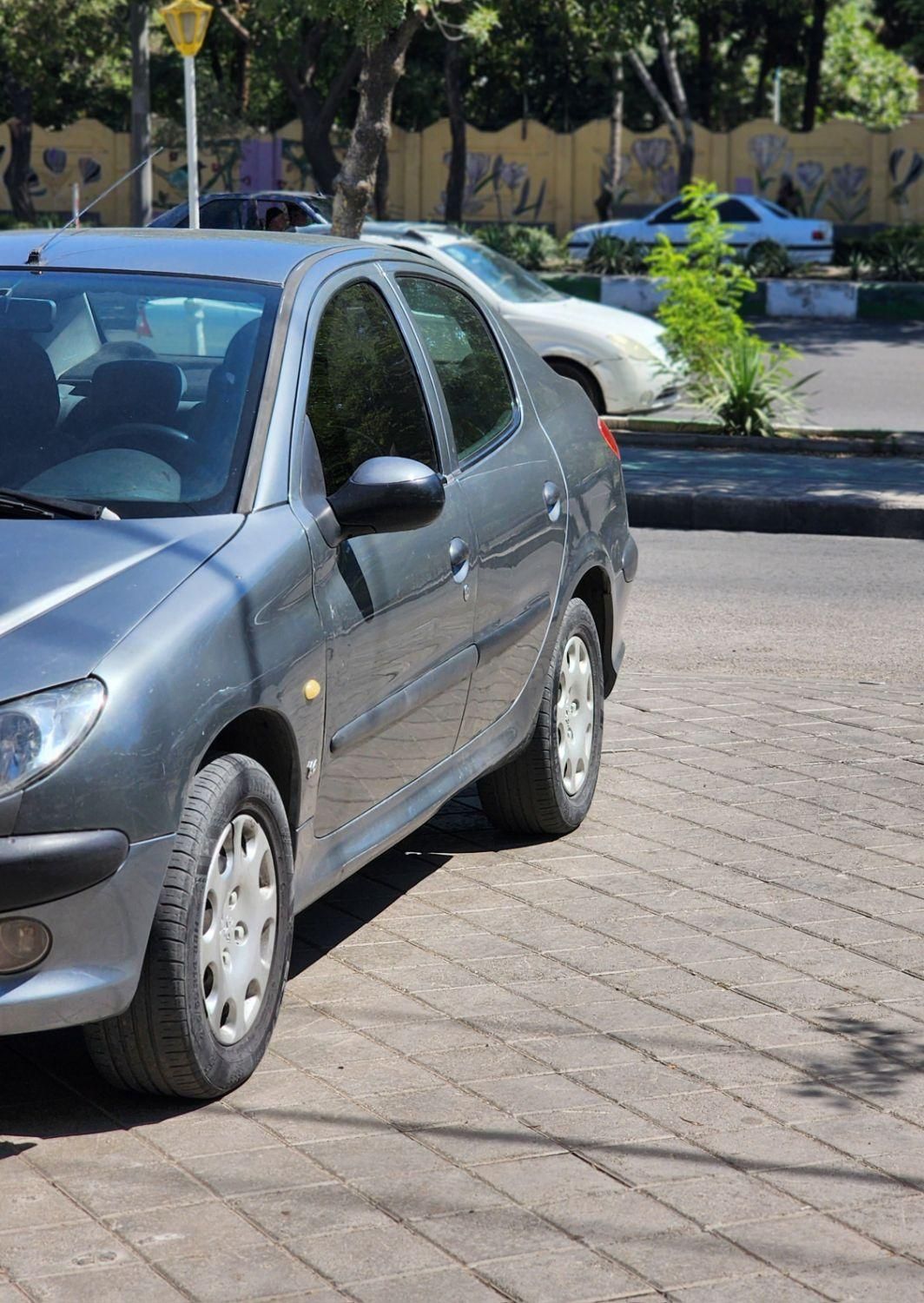 پژو ۲۰۶ صندوق دار v8 - 1393