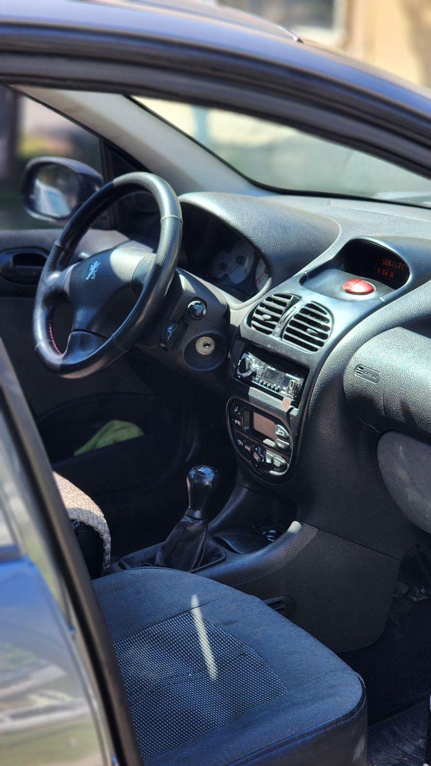 پژو ۲۰۶ صندوق دار v8 - 1393