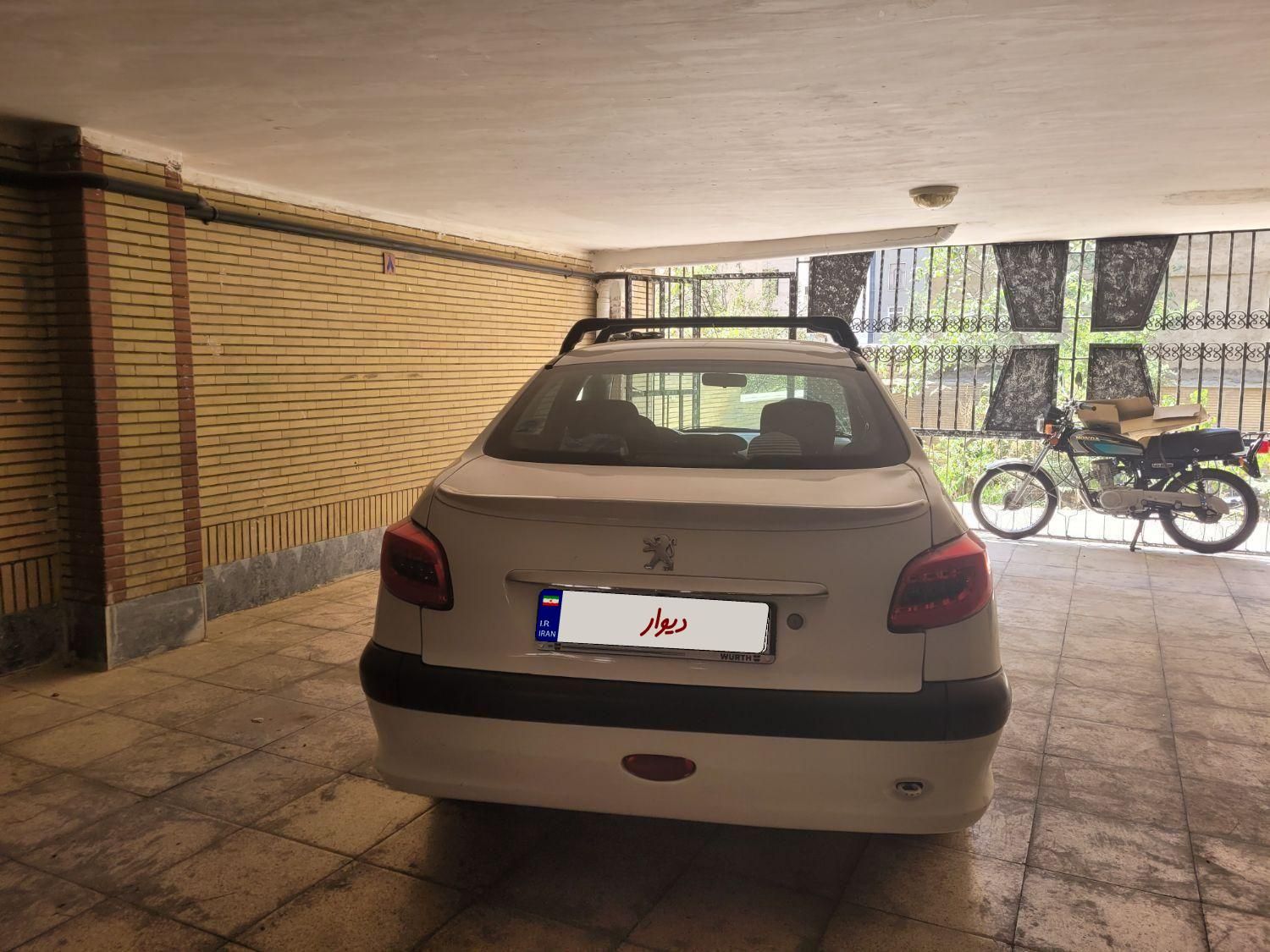 پژو ۲۰۶ صندوق دار v8 - 1390