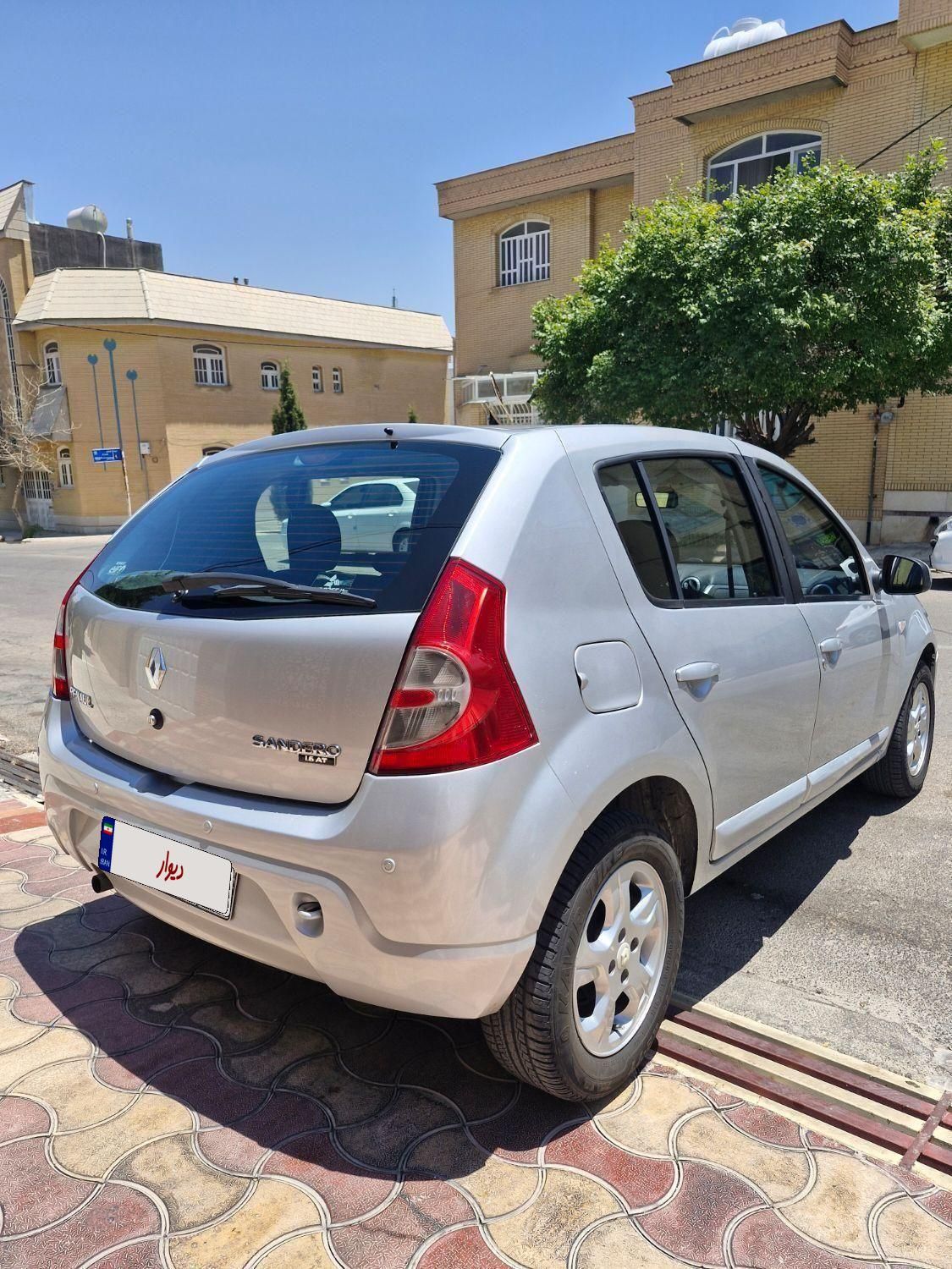 رنو ساندرو اتوماتیک - 1394