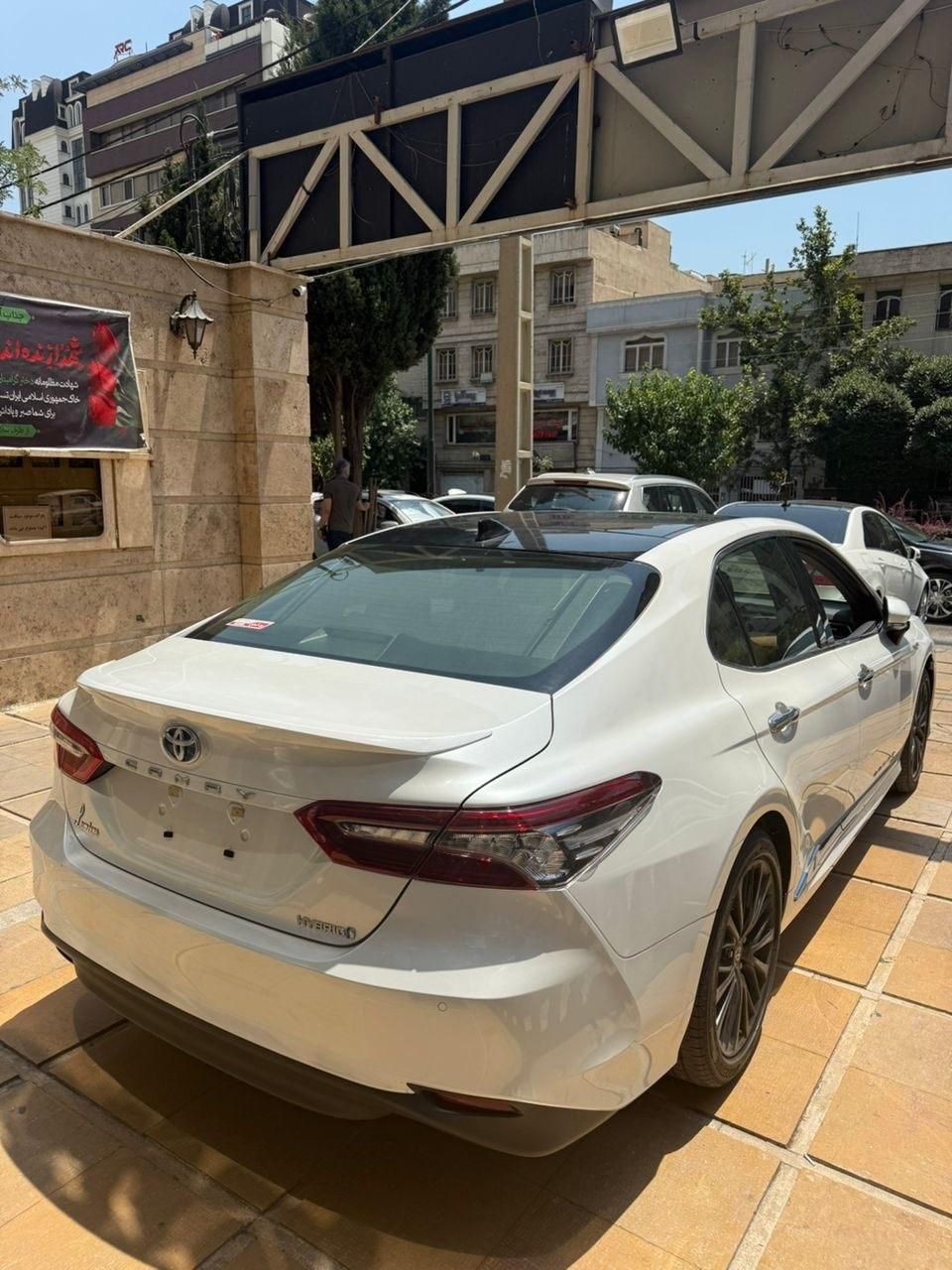 تویوتا کمری XLE - 2024