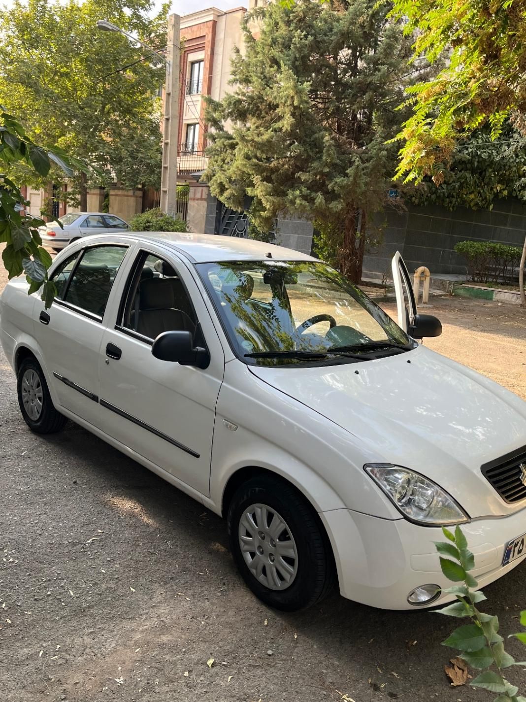 تیبا صندوق دار SX - 1400