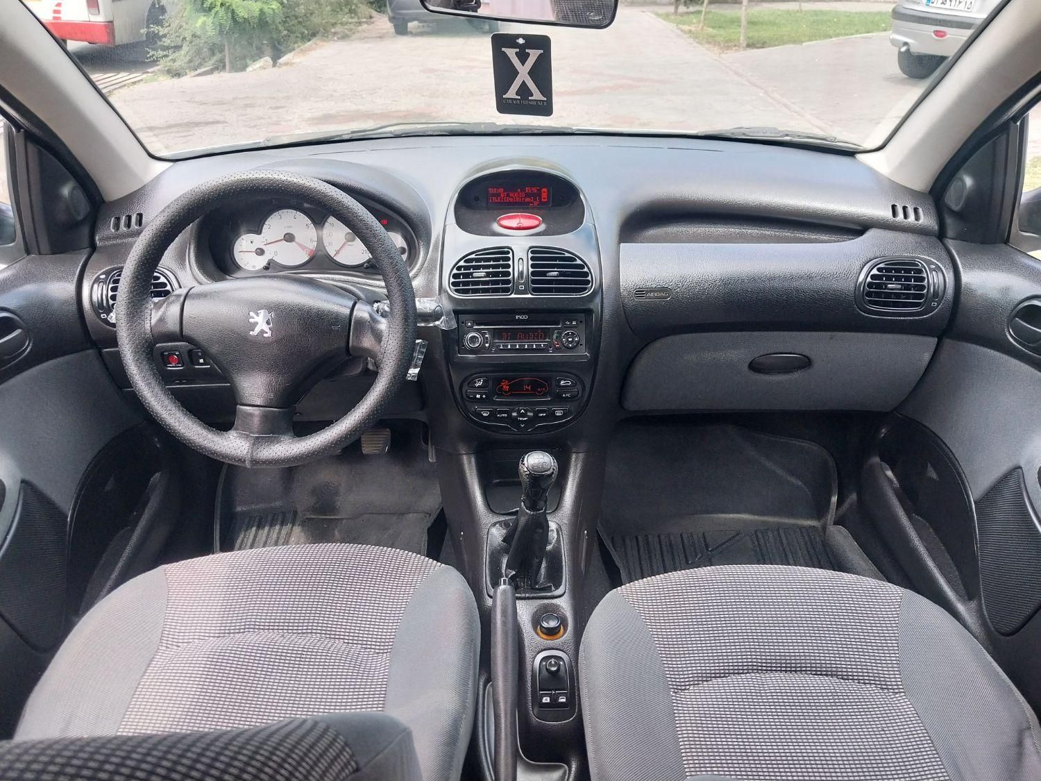 پژو ۲۰۶ صندوق دار v8 - 1397
