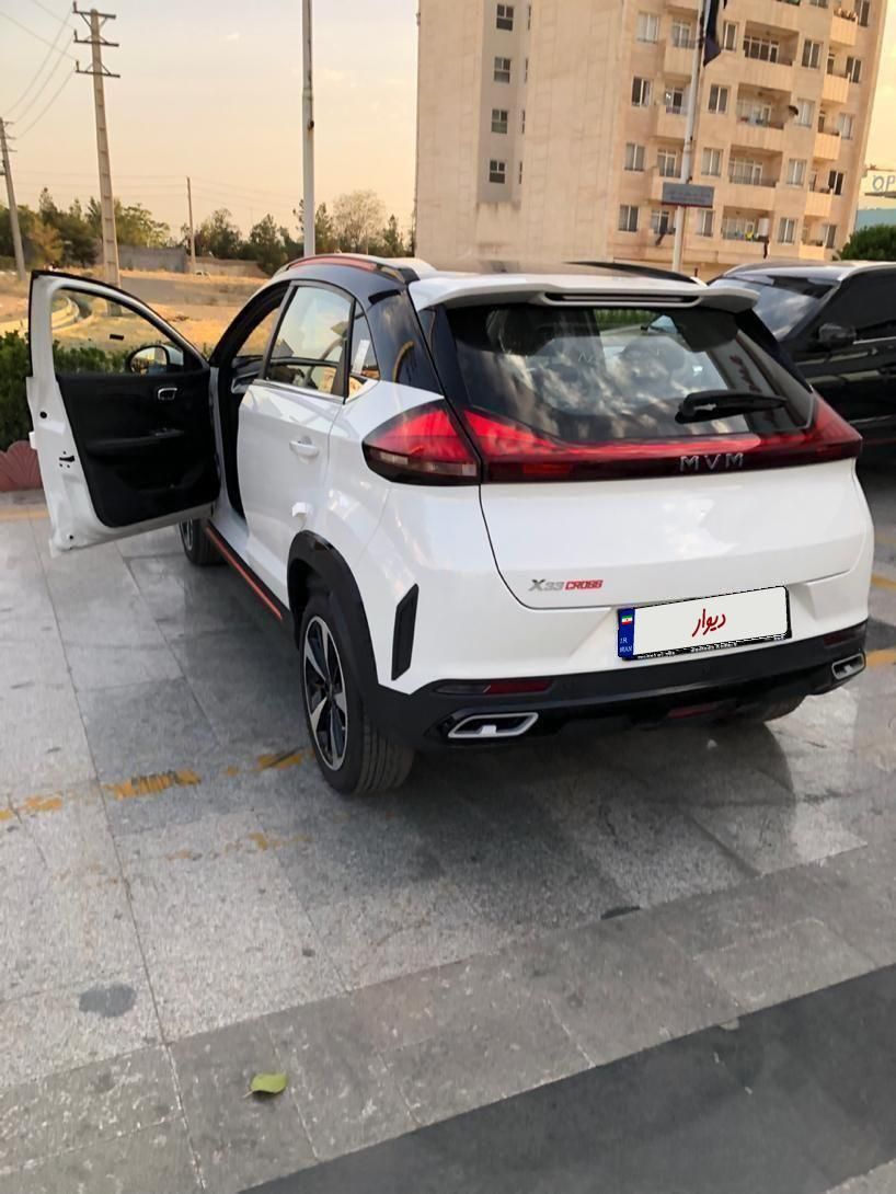خودرو ام وی ام، X33 کراس آگهی ann_19827363
