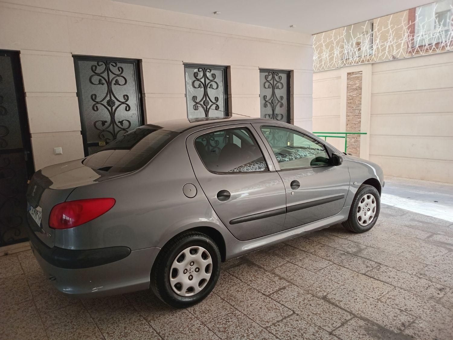 پژو ۲۰۶ صندوق دار v8 - 1393