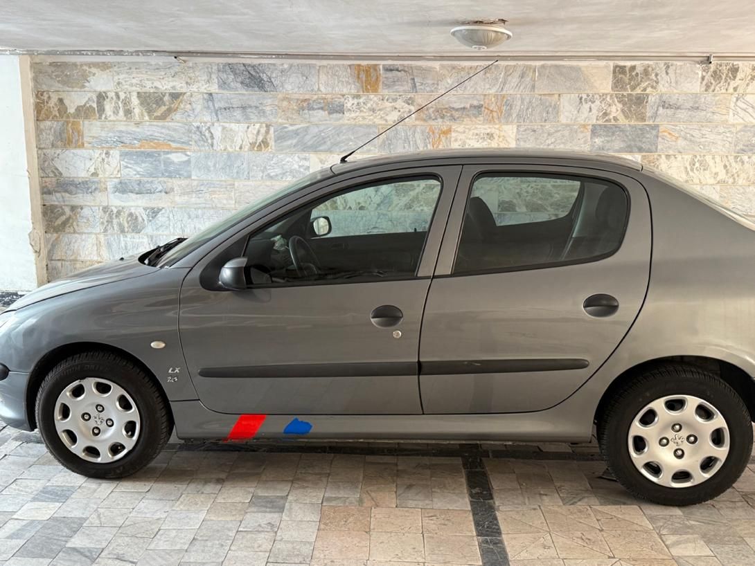 پژو ۲۰۶ صندوق دار v8 - 1396