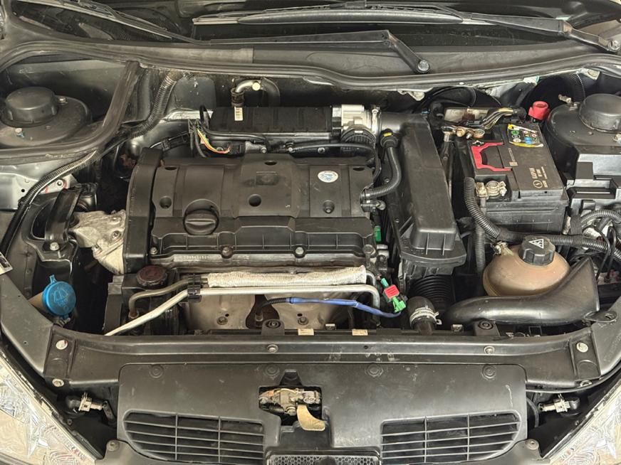 پژو ۲۰۶ صندوق دار v8 - 1396