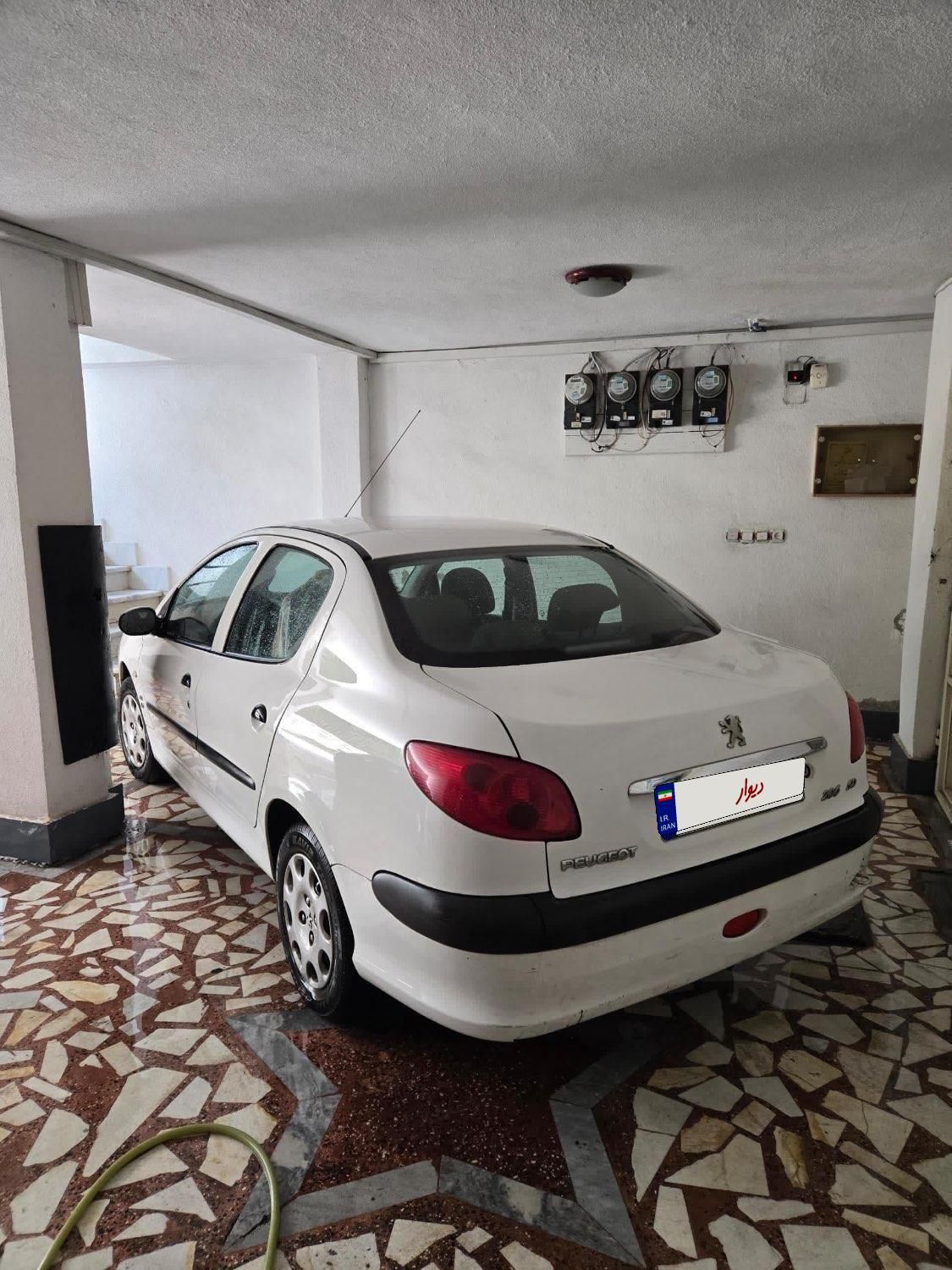 پژو ۲۰۶ صندوق دار v8 - 1395