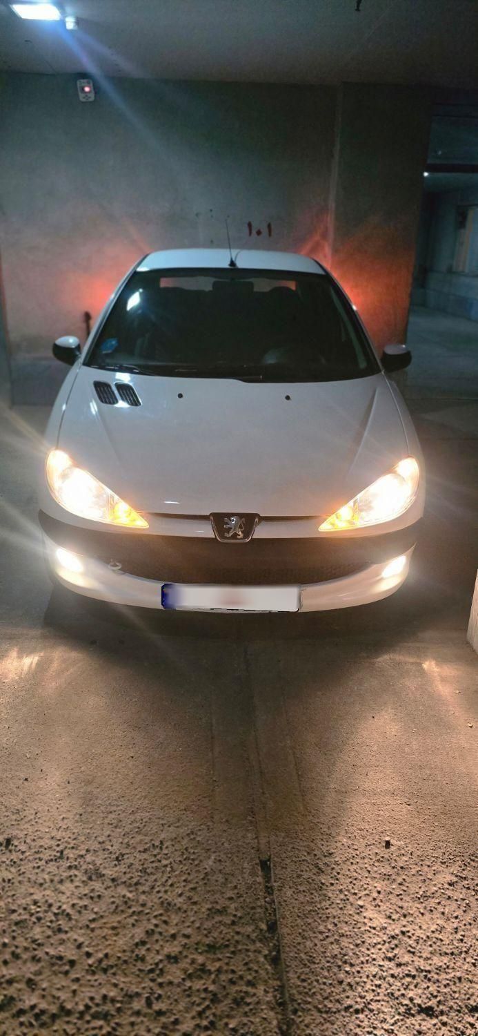 پژو ۲۰۶ صندوق دار v8 - 1400