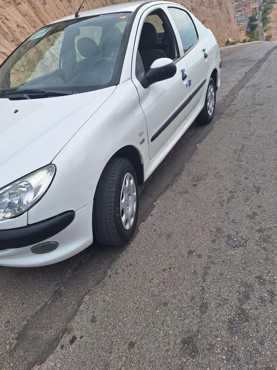 پژو ۲۰۶ صندوق دار v8 - 1392
