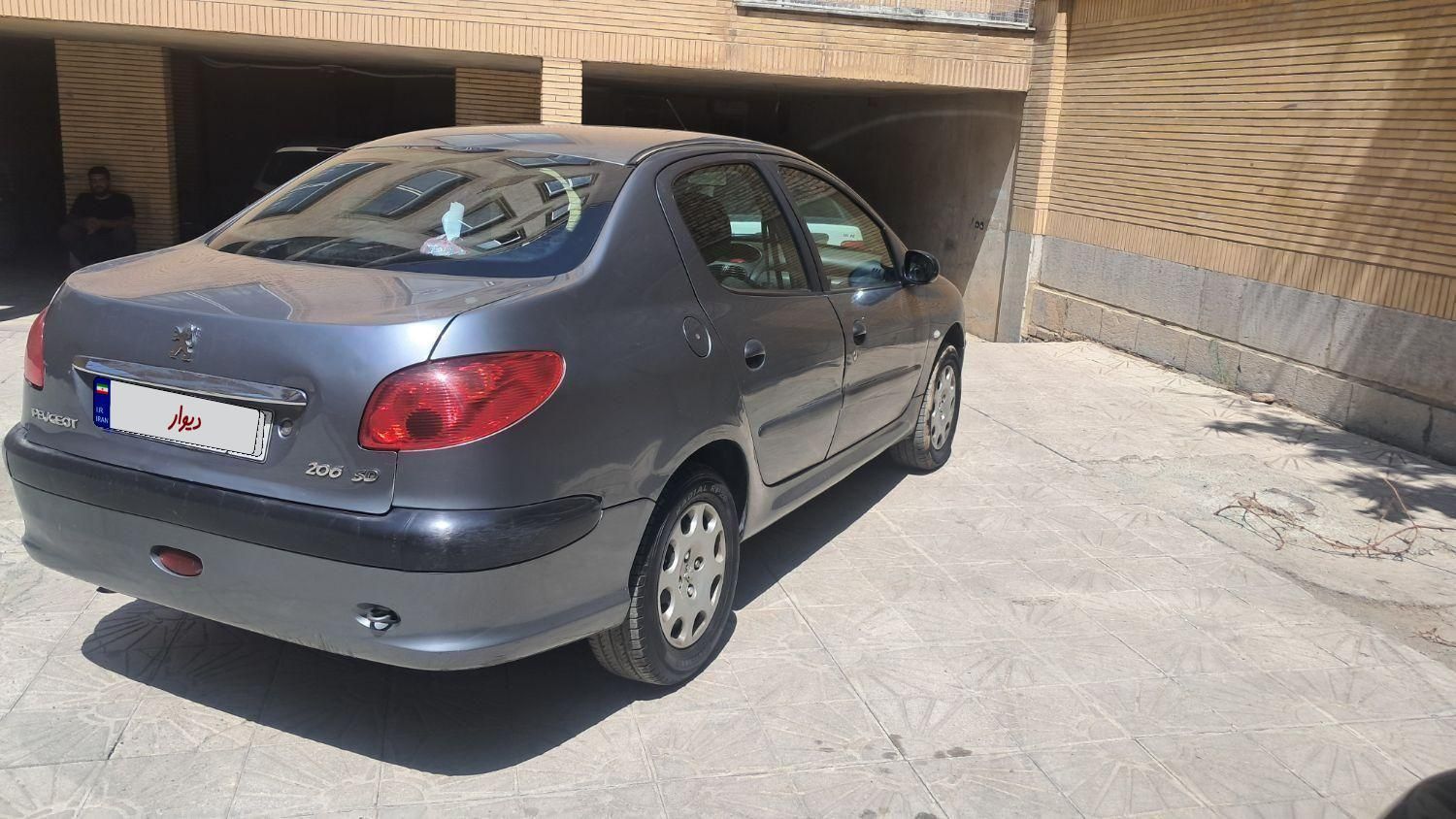 پژو ۲۰۶ صندوق دار v8 - 1386