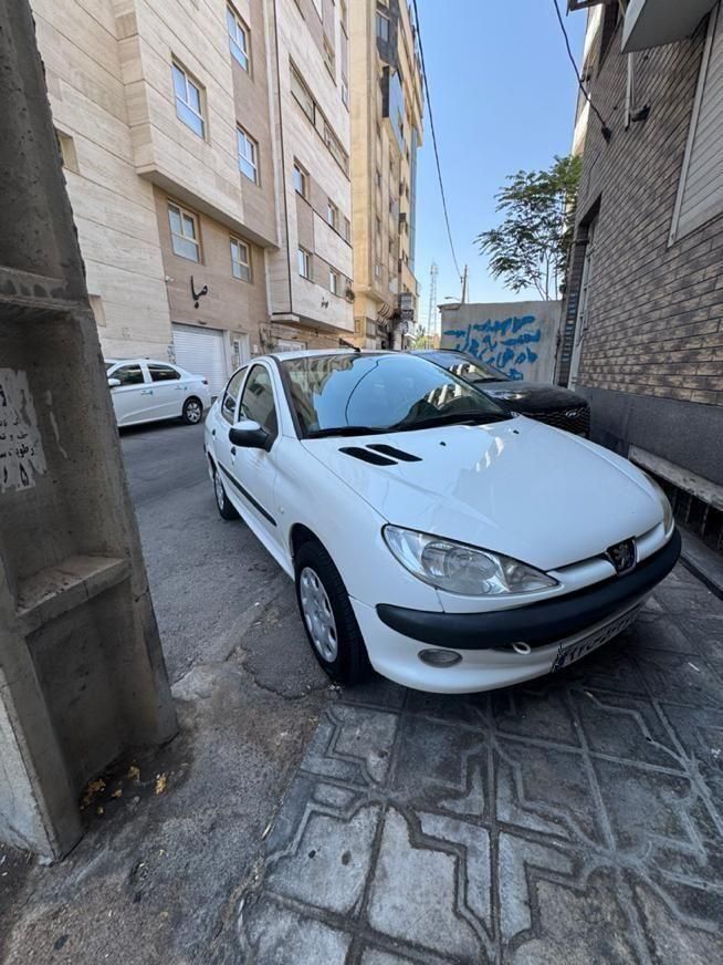 پژو ۲۰۶ صندوق دار v8 - 1396