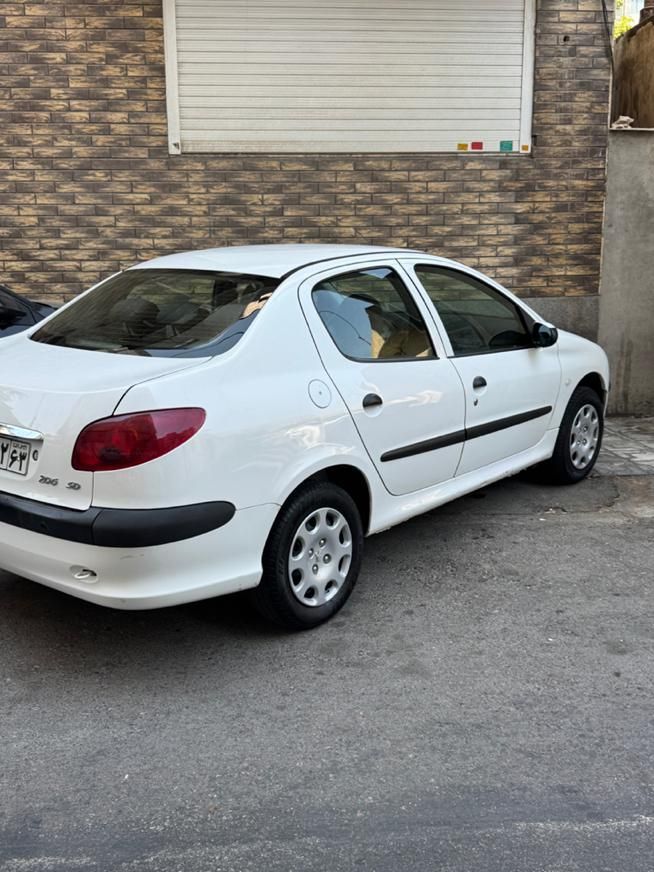 پژو ۲۰۶ صندوق دار v8 - 1396