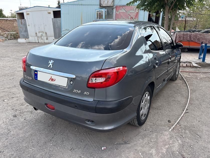 پژو ۲۰۶ صندوق دار v8 - 1393