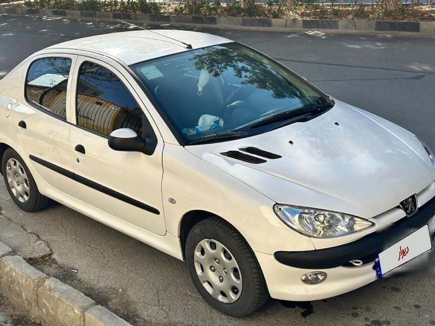 پژو ۲۰۶ صندوق دار v8 - 1395