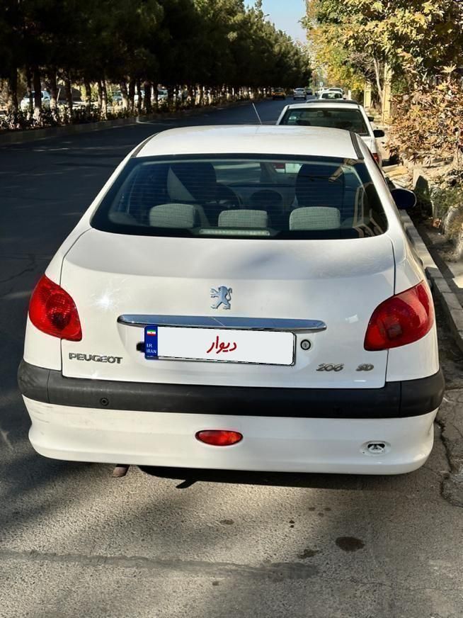 پژو ۲۰۶ صندوق دار v8 - 1395
