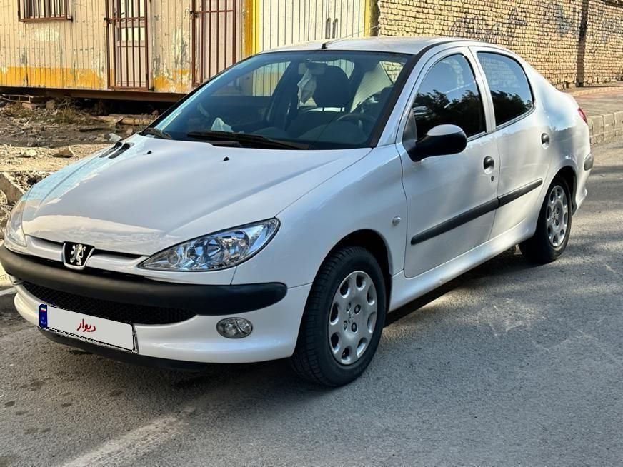 پژو ۲۰۶ صندوق دار v8 - 1395