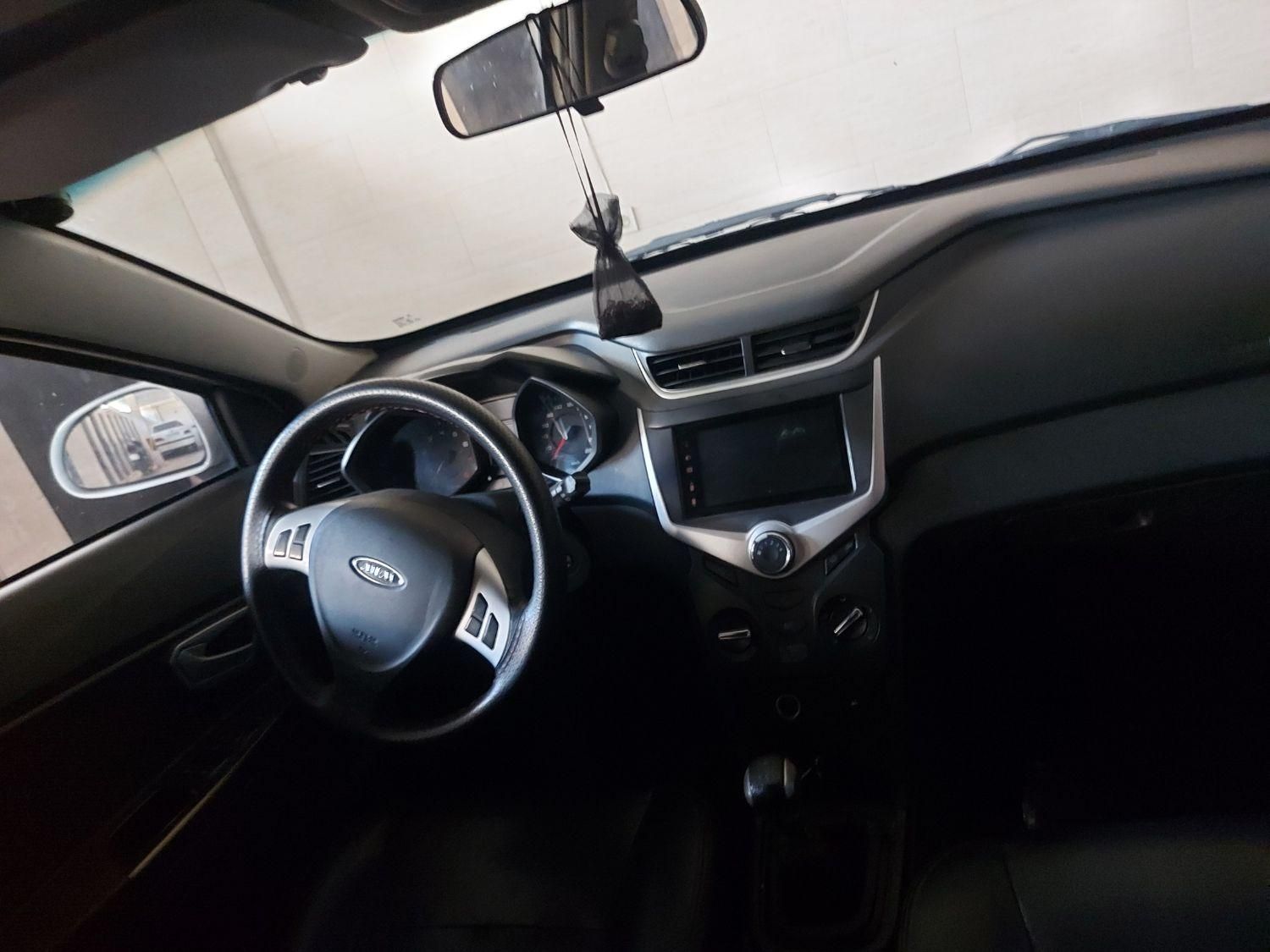 ام وی ام 315 هاچ بک ساده دنده ای - 1396