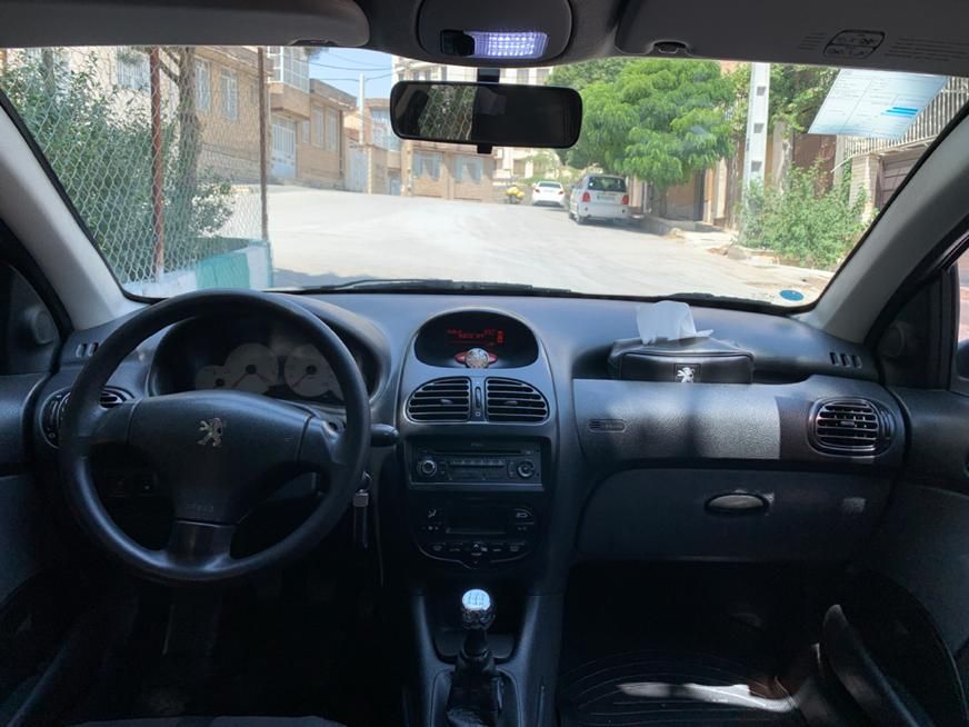 پژو ۲۰۶ صندوق دار v8 - 1394