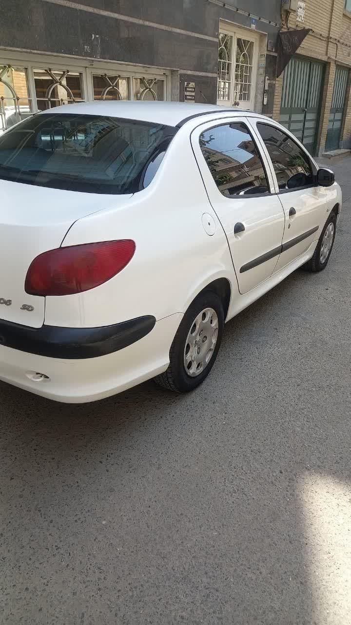 پژو ۲۰۶ صندوق دار v8 - 1397