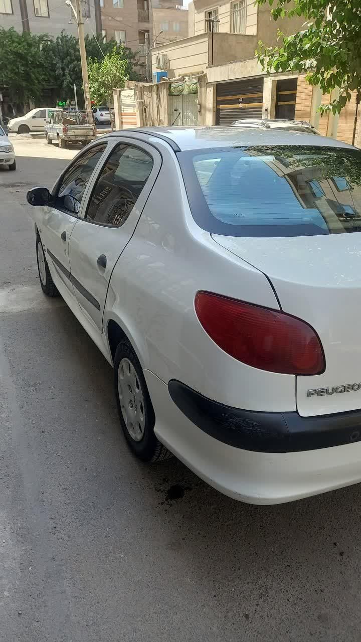 پژو ۲۰۶ صندوق دار v8 - 1397