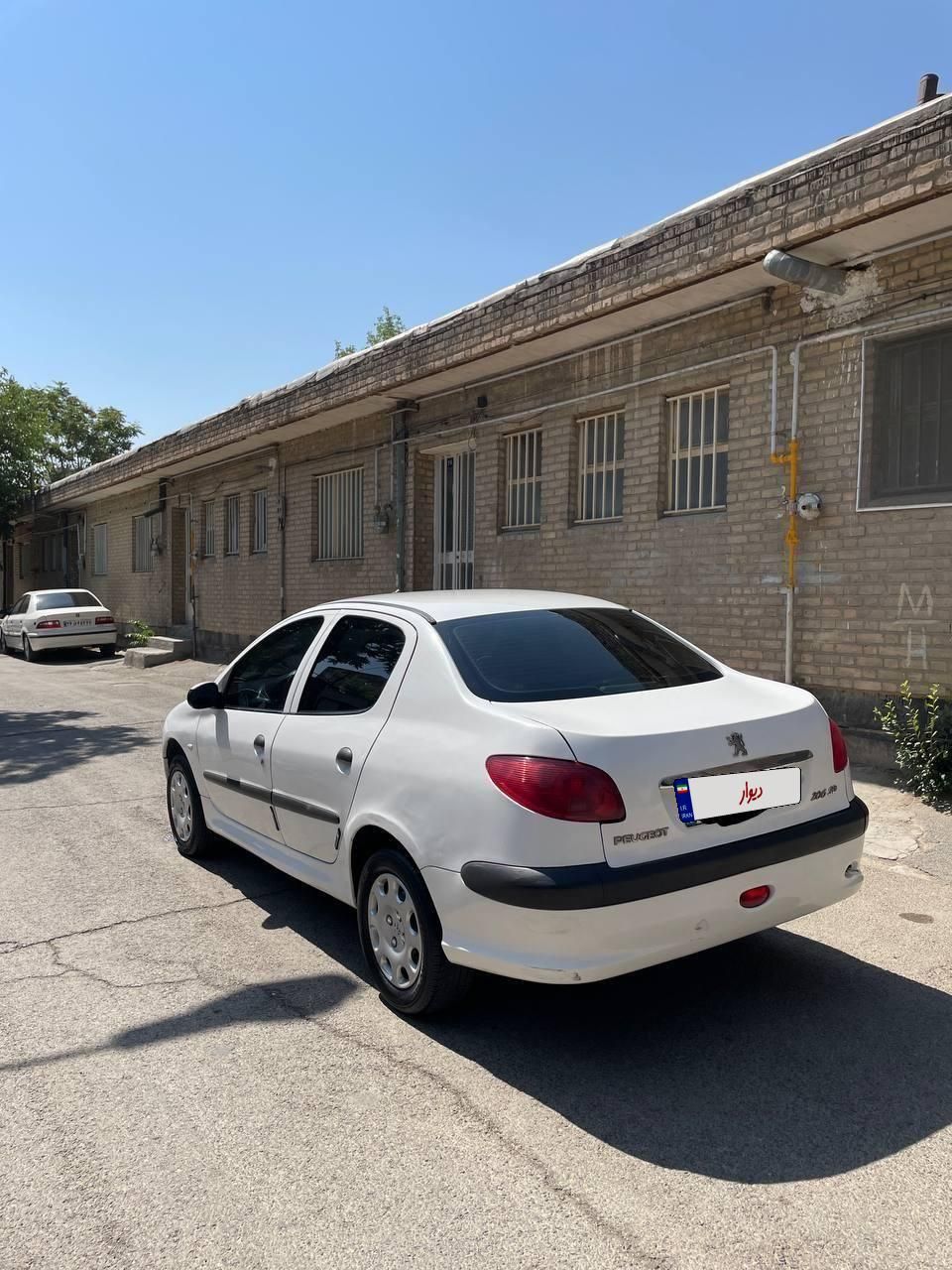 پژو ۲۰۶ صندوق دار v8 - 1390