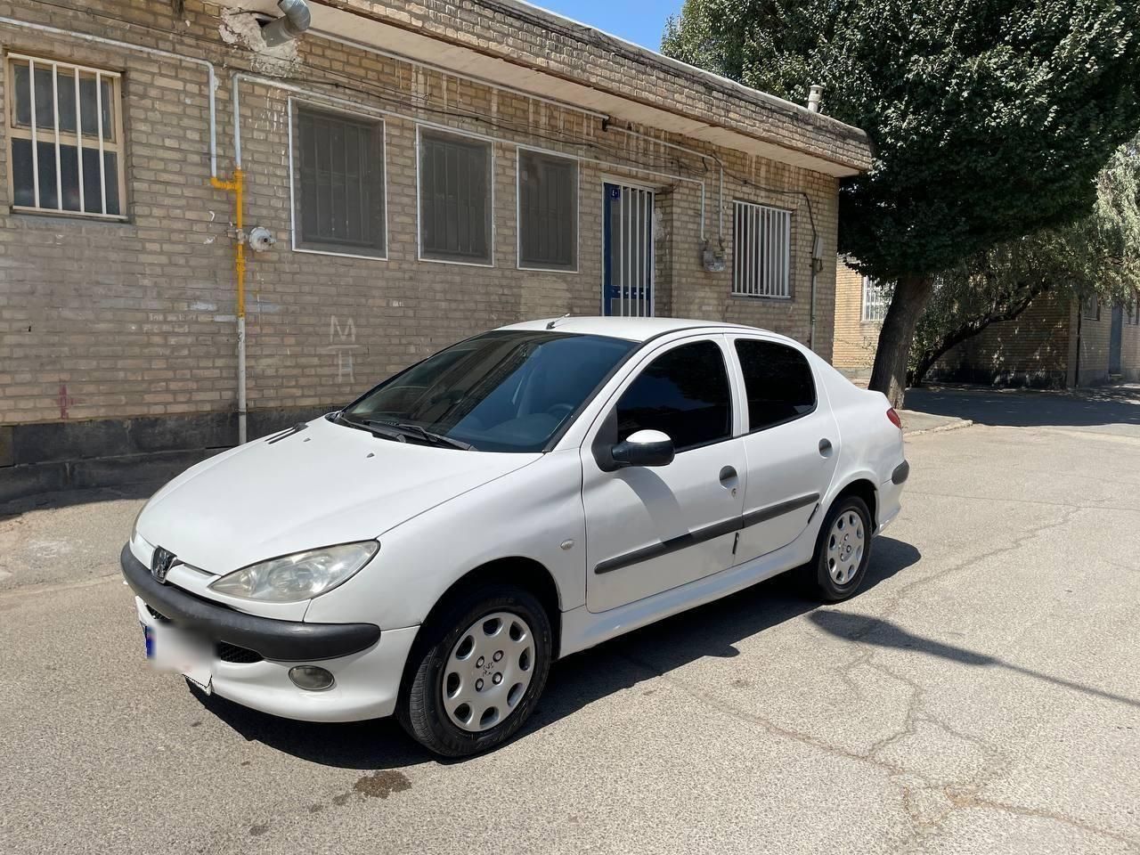پژو ۲۰۶ صندوق دار v8 - 1390