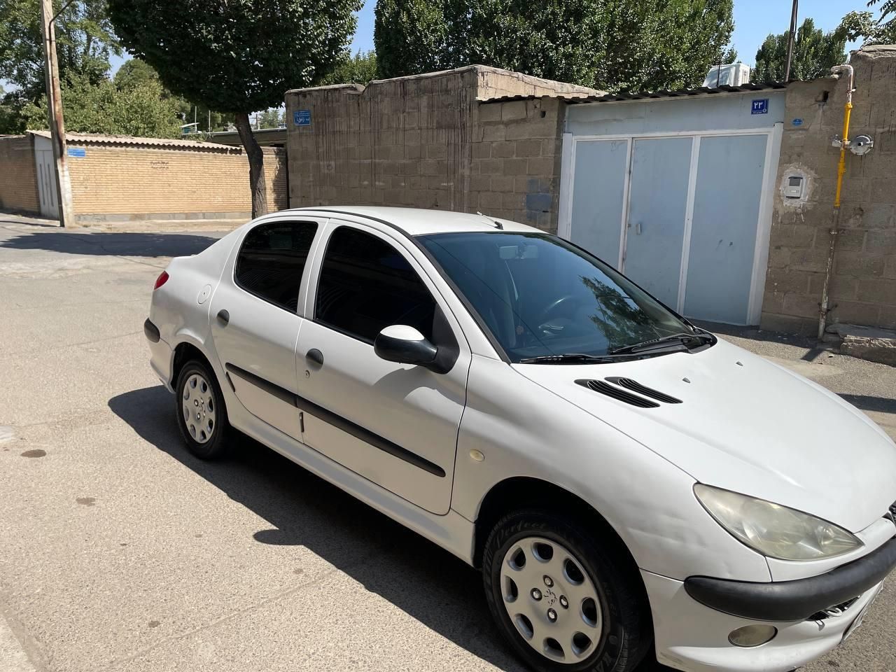 پژو ۲۰۶ صندوق دار v8 - 1390