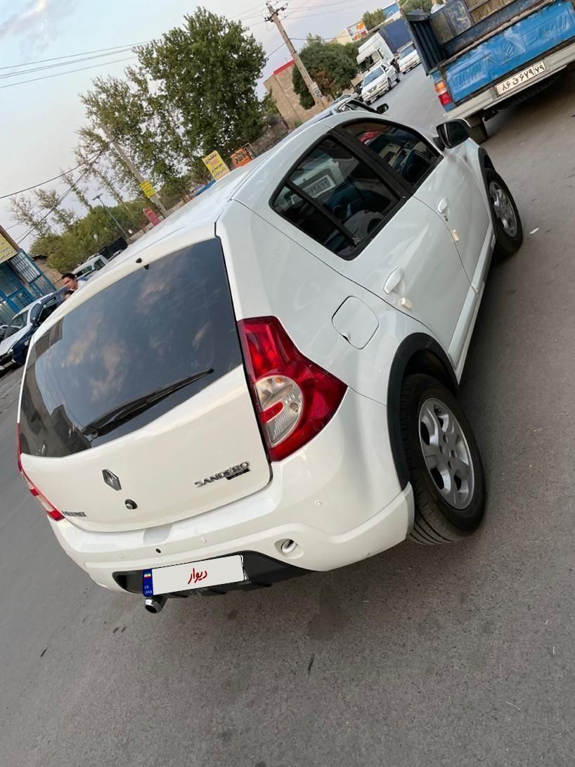 رنو ساندرو اتوماتیک - 1395