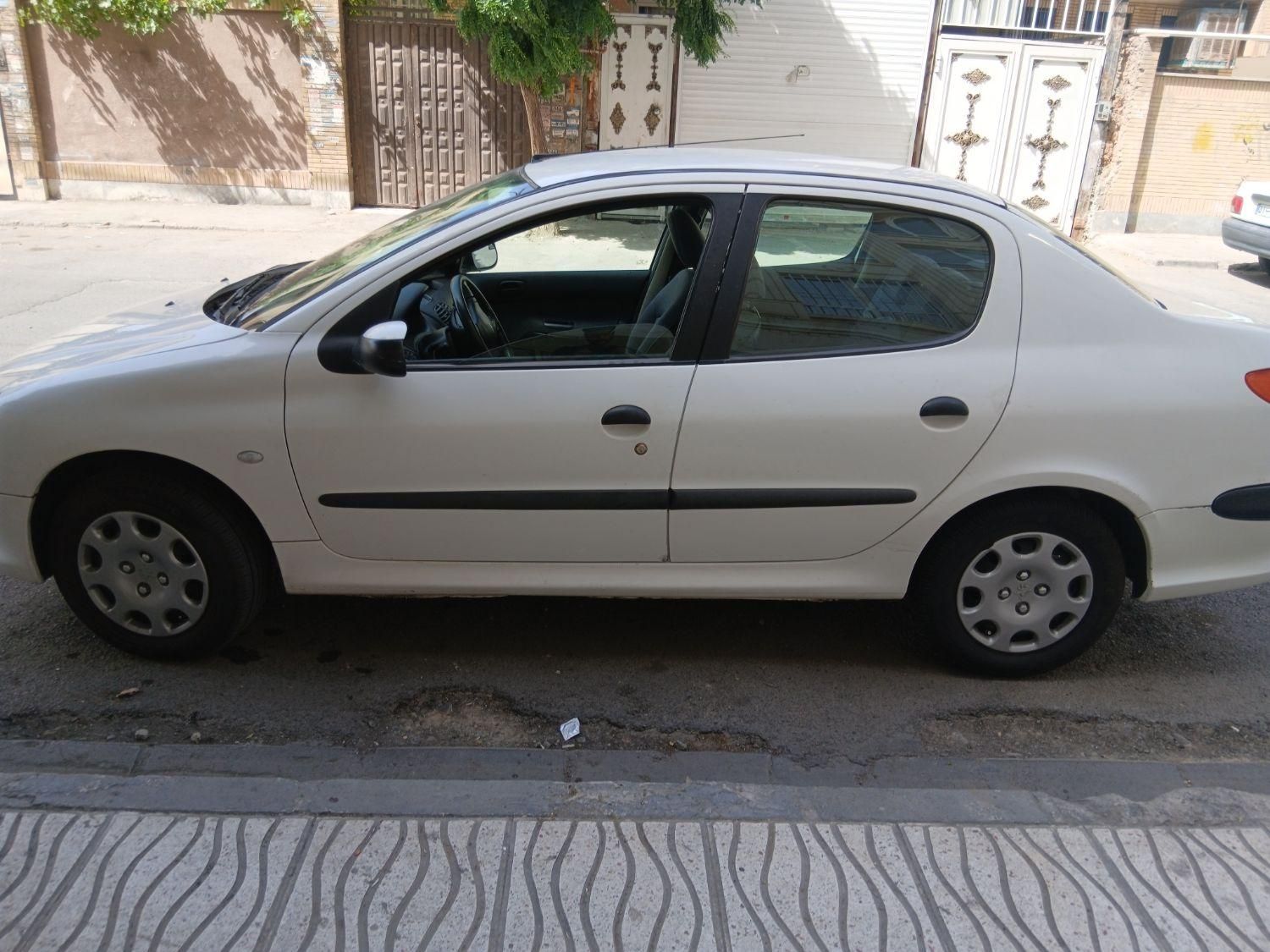 پژو ۲۰۶ صندوق دار v8 - 1389