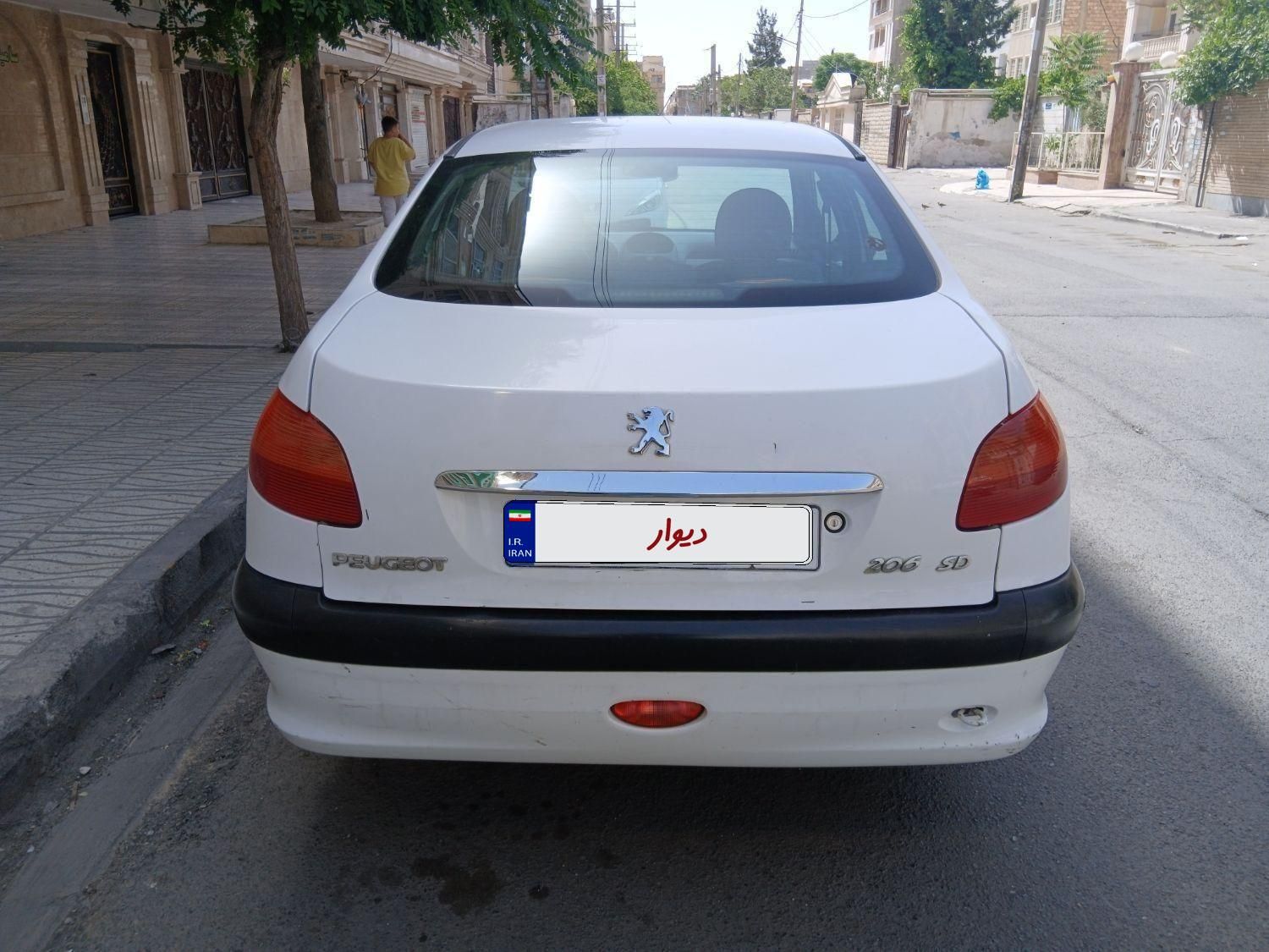 پژو ۲۰۶ صندوق دار v8 - 1389
