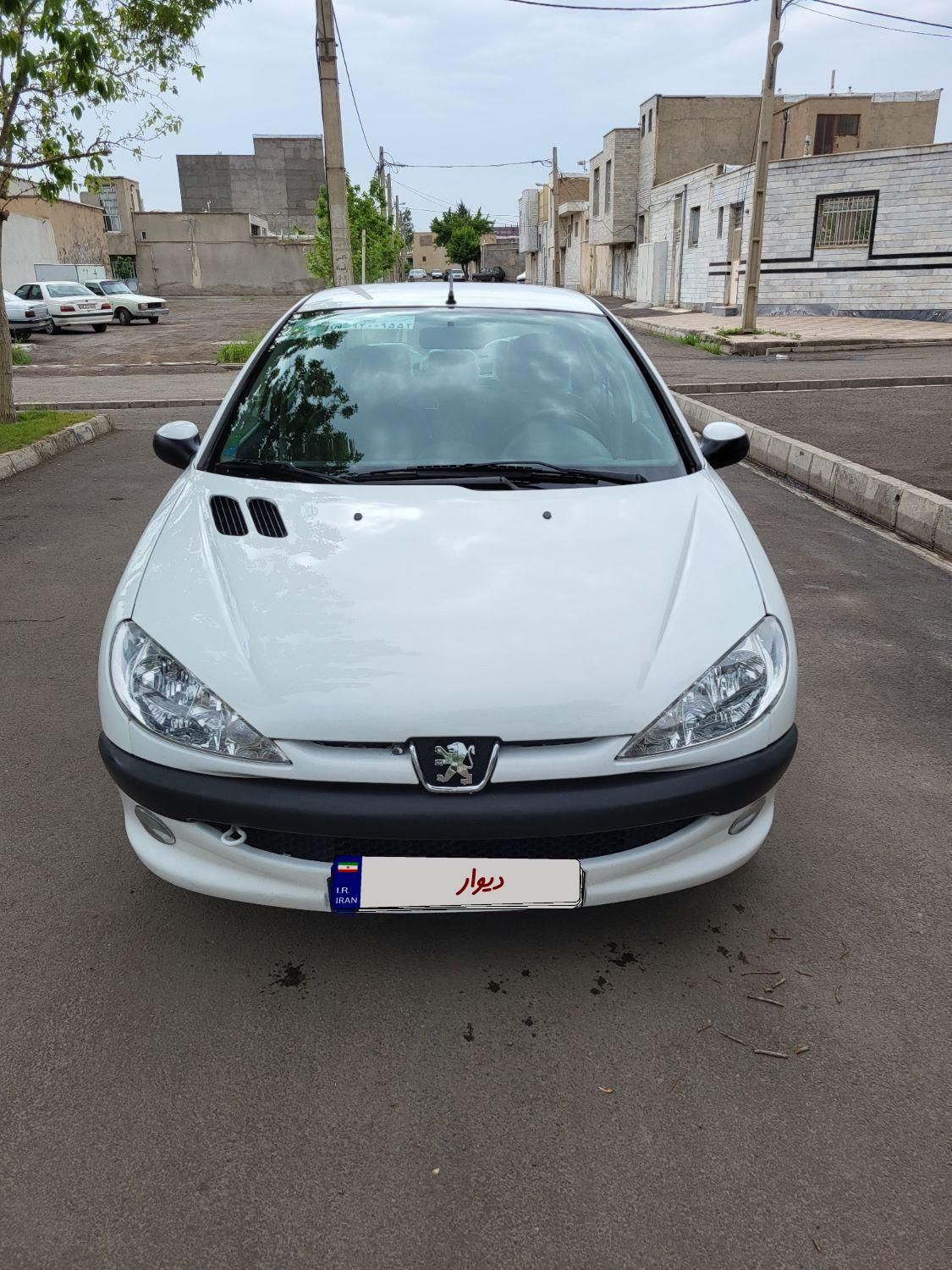 پژو ۲۰۶ صندوق دار v8 - 1393