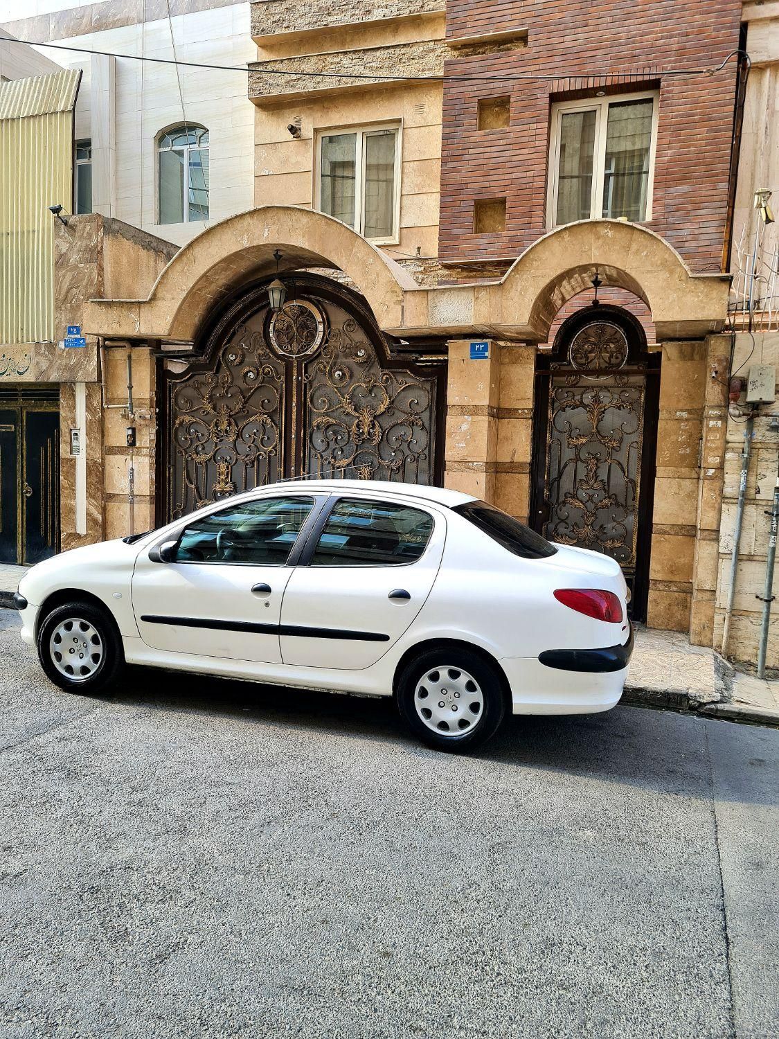 پژو ۲۰۶ صندوق دار v8 - 1391