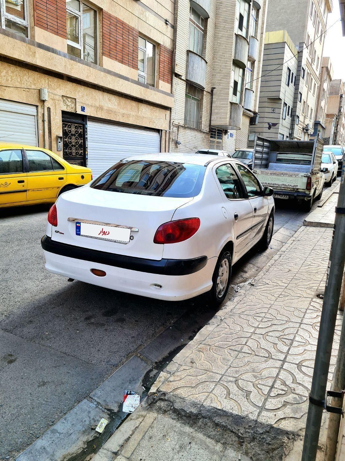 پژو ۲۰۶ صندوق دار v8 - 1391