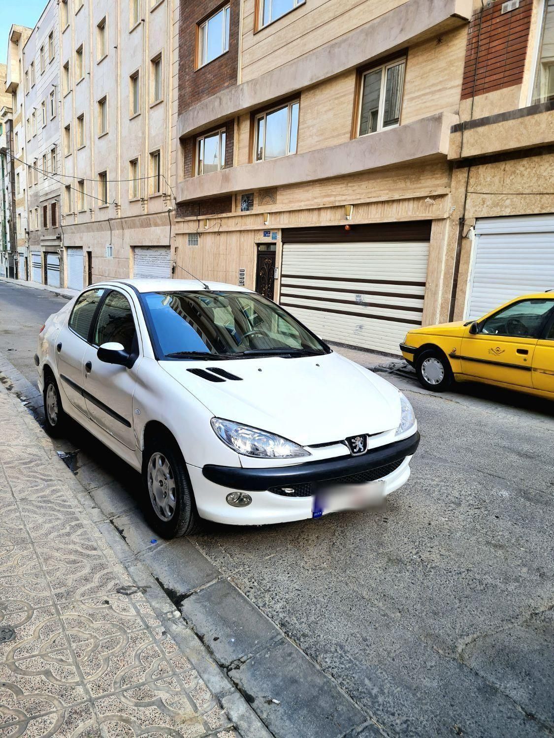 پژو ۲۰۶ صندوق دار v8 - 1391