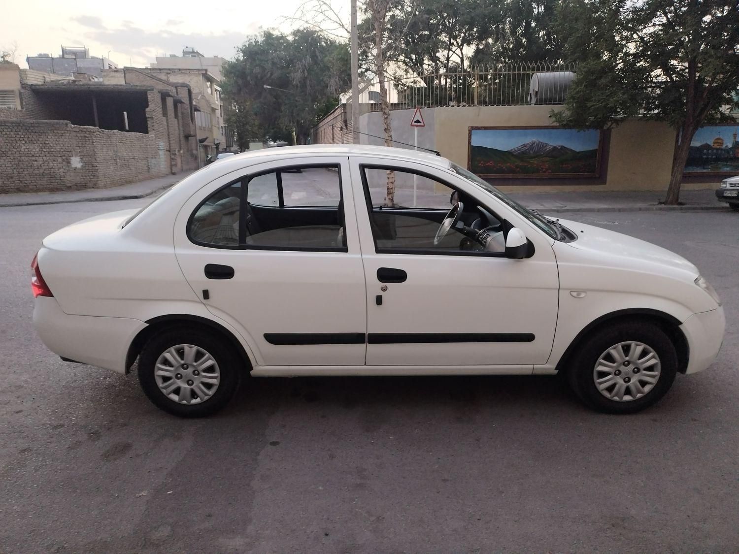 تیبا صندوق دار EX - 1395