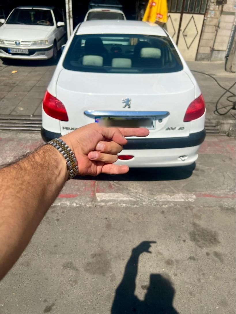 پژو ۲۰۶ صندوق دار v8 - 1390