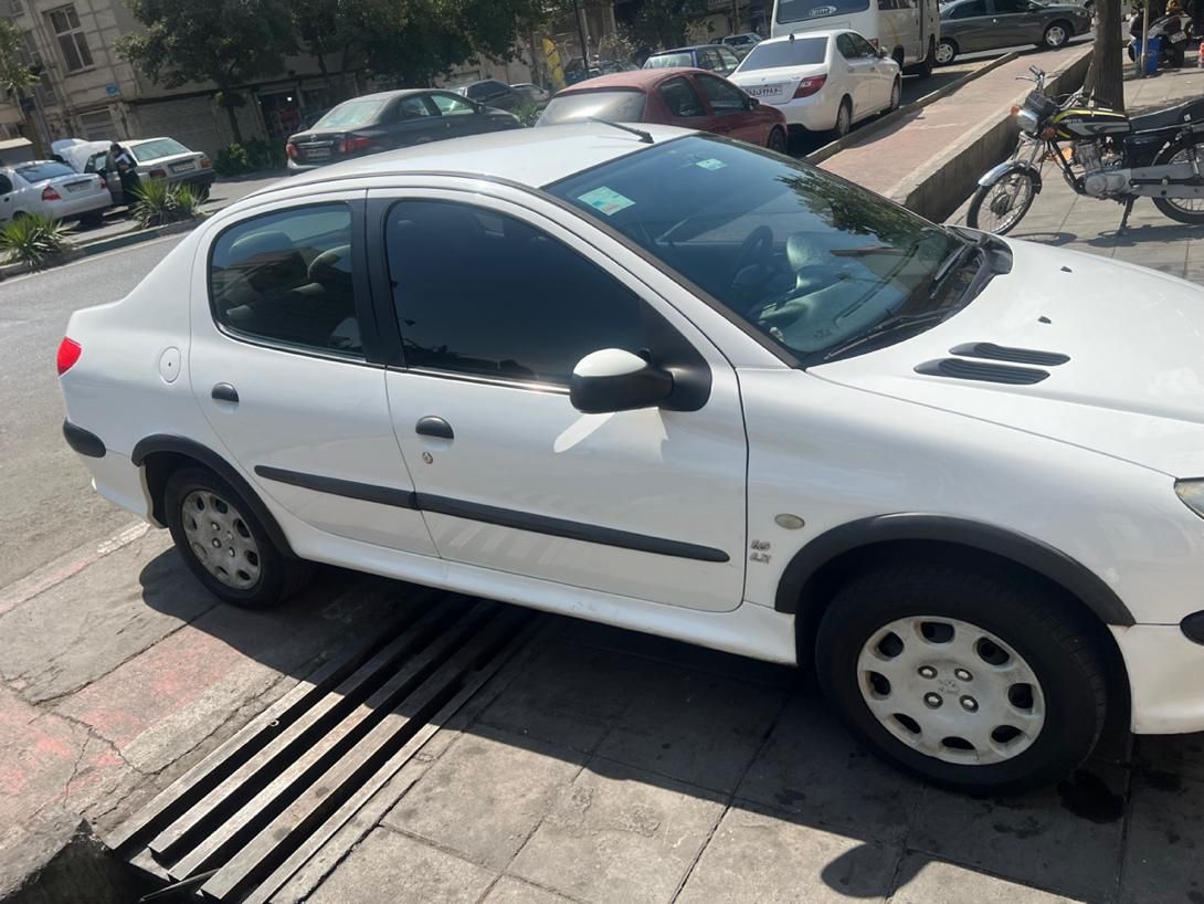 پژو ۲۰۶ صندوق دار v8 - 1390