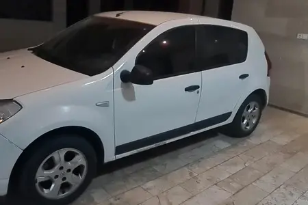 رنو ساندرو اتوماتیک - 1395