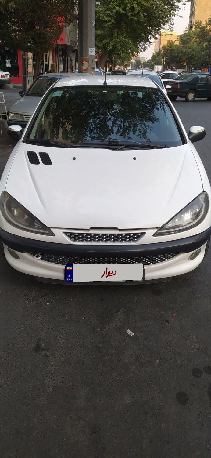 پژو ۲۰۶ صندوق دار v8 - 1393