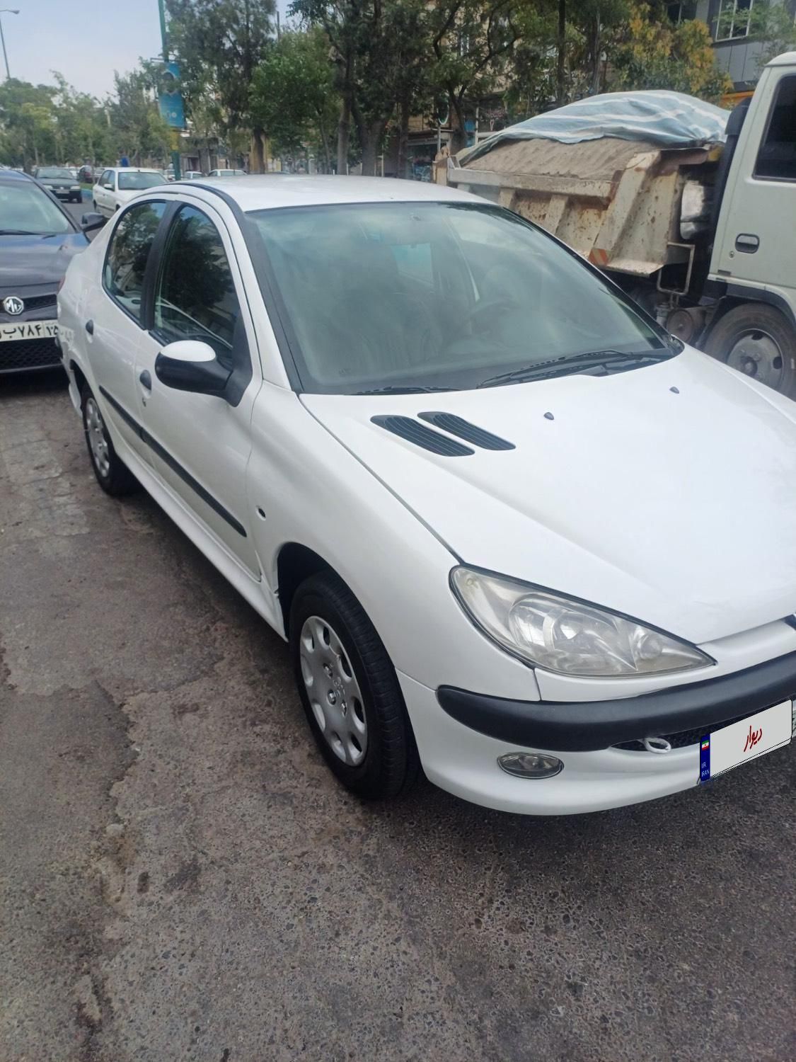 پژو ۲۰۶ صندوق دار v8 - 1390