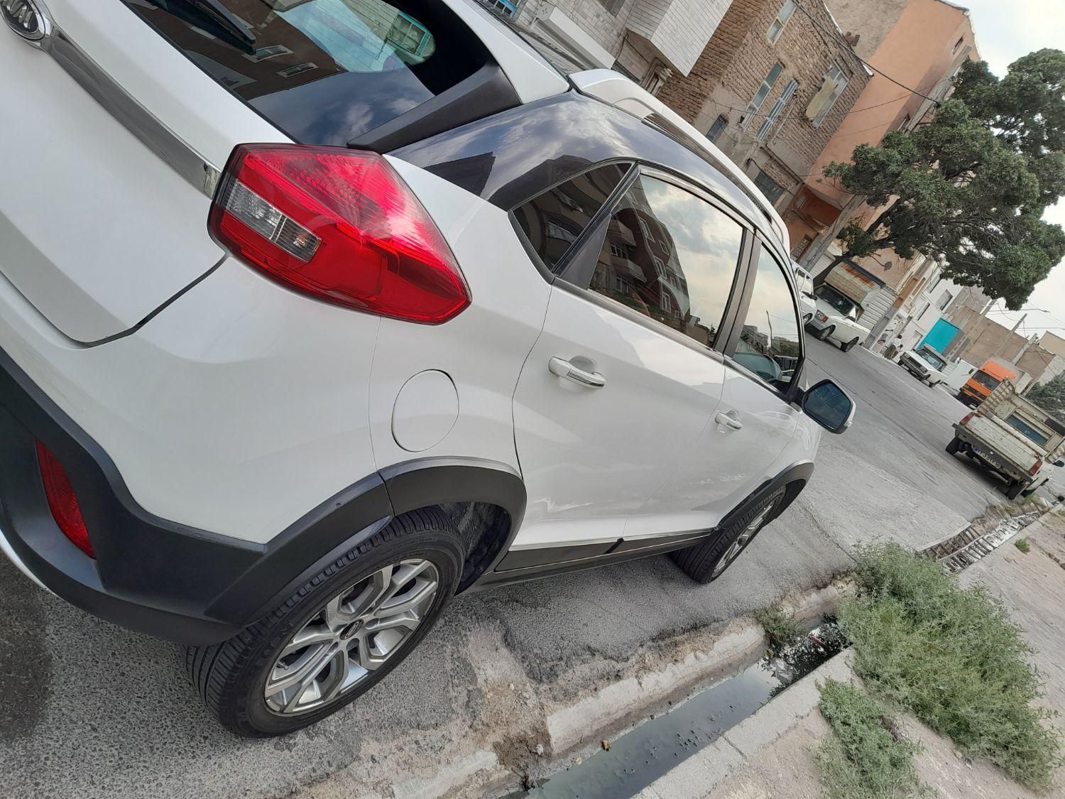 ام وی ام X22 دنده‌ای لاکچری - 1397