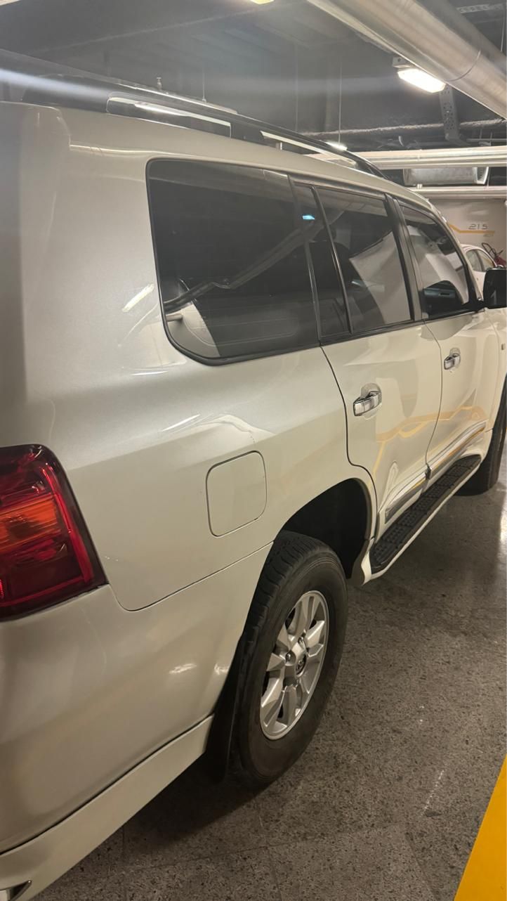 تویوتا لندکروز VXR نسل ۵ - 2010